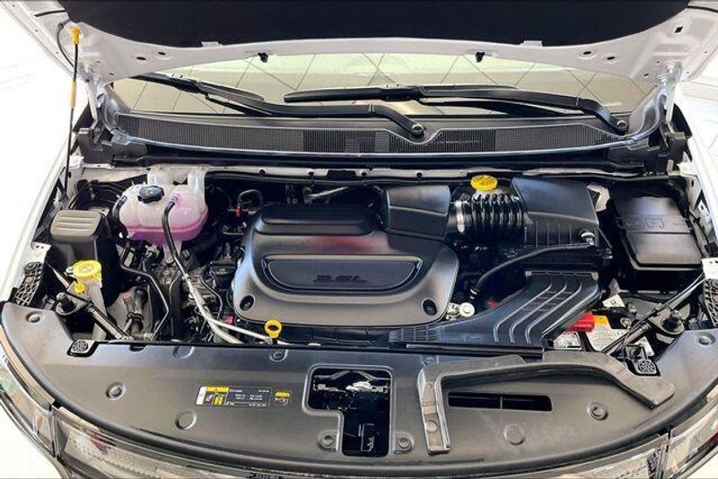New 2027 Chrysler Pacifica LimitedImage 7