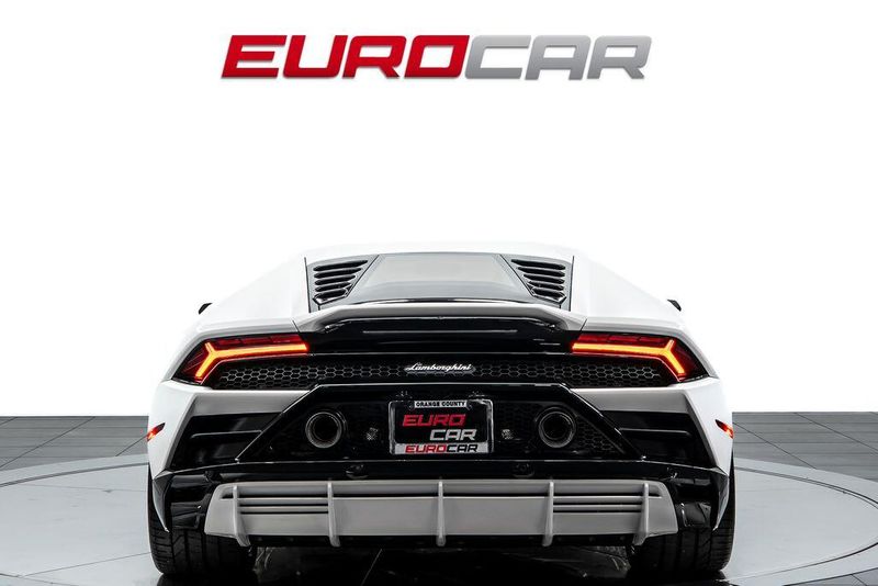 2022 Lamborghini Huracan EVO Image 4