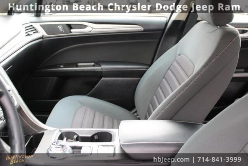 2018 Ford Fusion SEImage 30