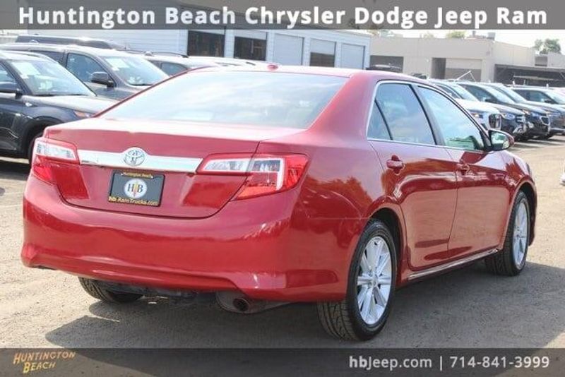 2014 Toyota Camry XLEImage 5