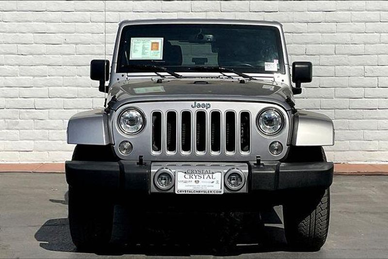 Used 2018 Jeep Wrangler JK SaharaImage 2