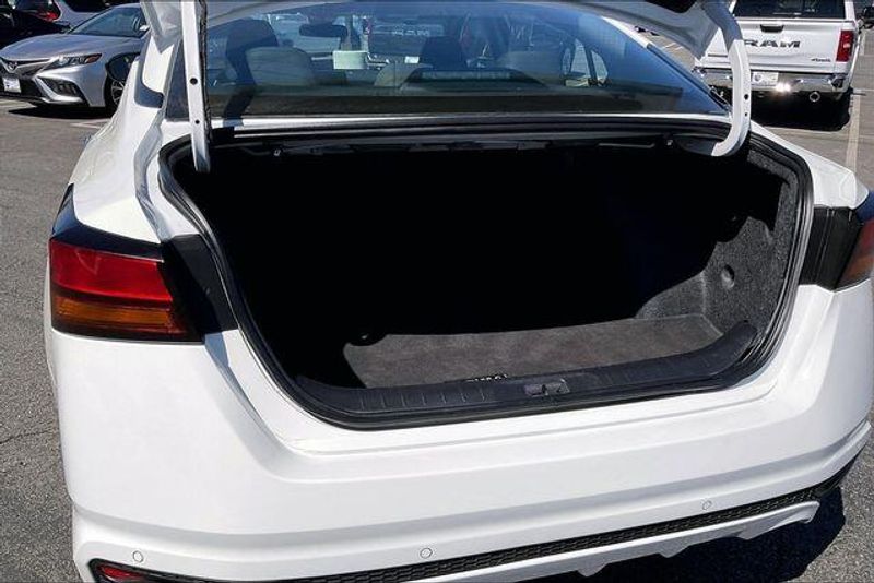 Used 2025 Nissan Altima 2.5 SVImage 33