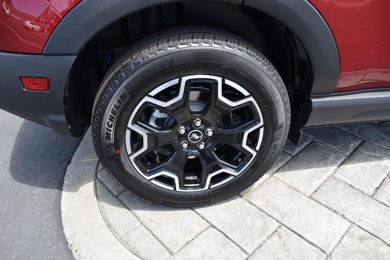 2025 Ford Bronco Sport Outer BanksImage 4
