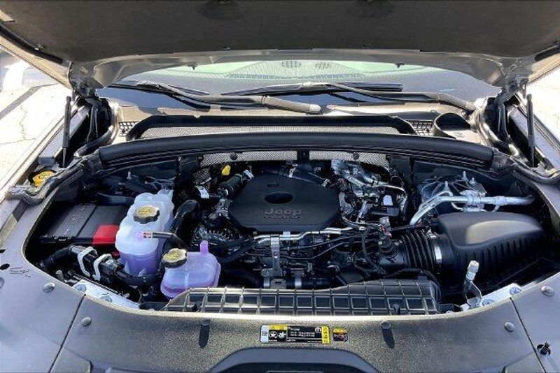 New 2027 Jeep Grand Cherokee L Laredo Altitude 4x2Image 9