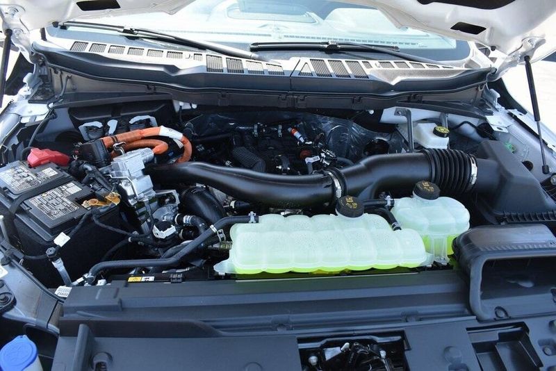 New 2025 Ford F-150 XLTImage 27