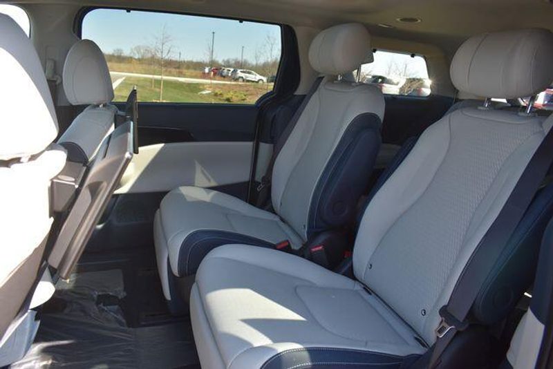 New 2026 Kia Carnival Hybrid SX PrestigeImage 24