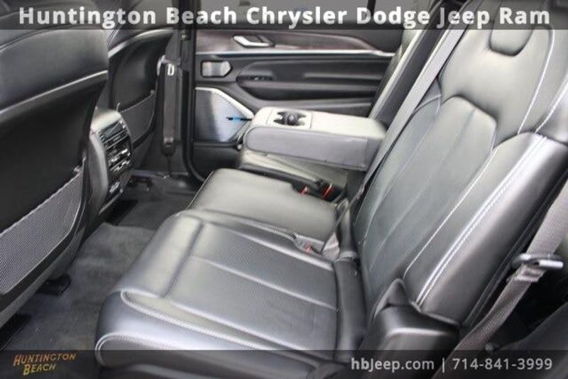 2021 Jeep Grand Cherokee L OverlandImage 39