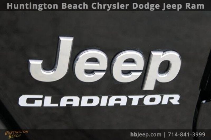 2022 Jeep Gladiator OverlandImage 8