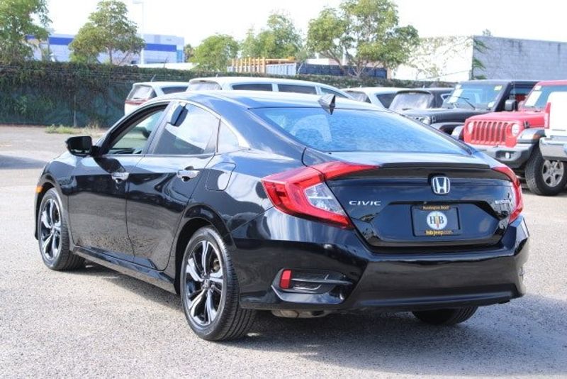 2017 Honda Civic TouringImage 3