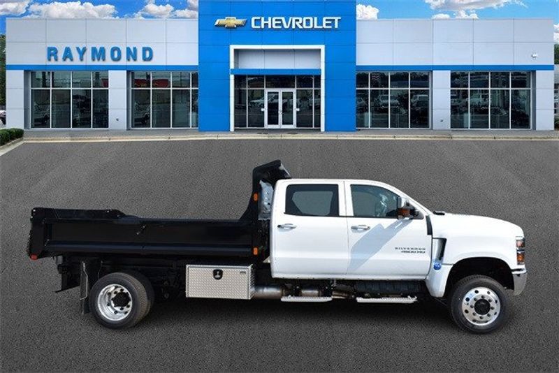 2024 Chevrolet Silverado 4500HD Work TruckImage 2