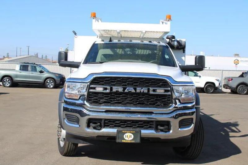 2022 RAM 5500 Chassis Tradesman Regular Cab Belco BodyImage 2