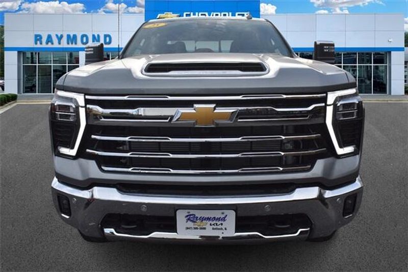 2025 Chevrolet Silverado 3500HD LTZImage 8