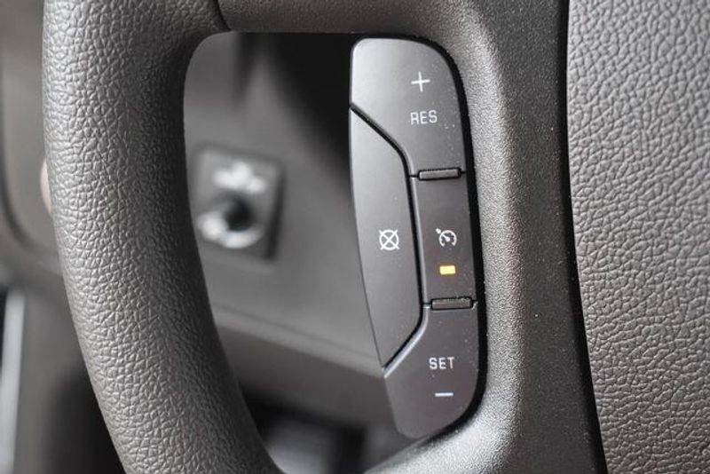 New 2025 Chevrolet Express 3500 Work VanImage 24