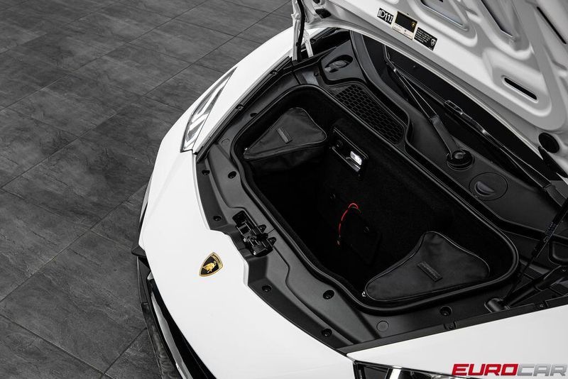 2022 Lamborghini Huracan EVO Image 10