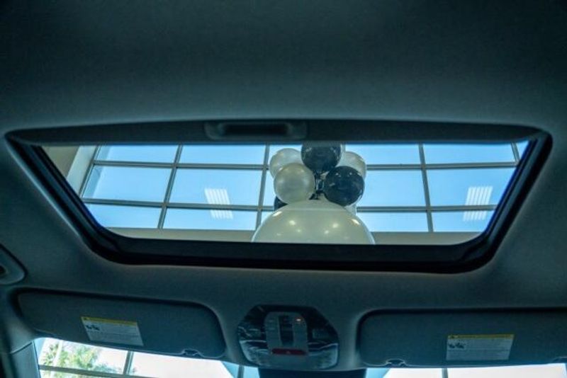 New 2026 Kia EV9 WindImage 18