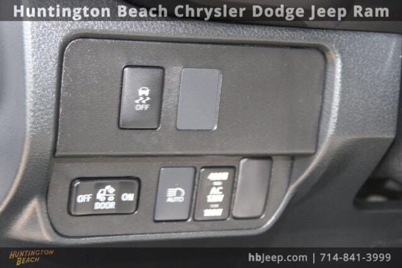 2021 Toyota Tacoma TRD Off-RoadImage 18