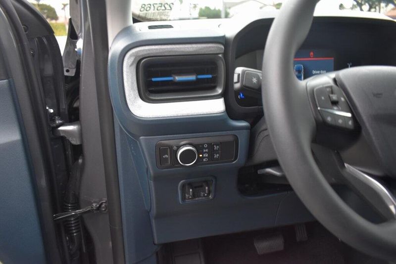 New 2025 Ford Maverick XLTImage 14