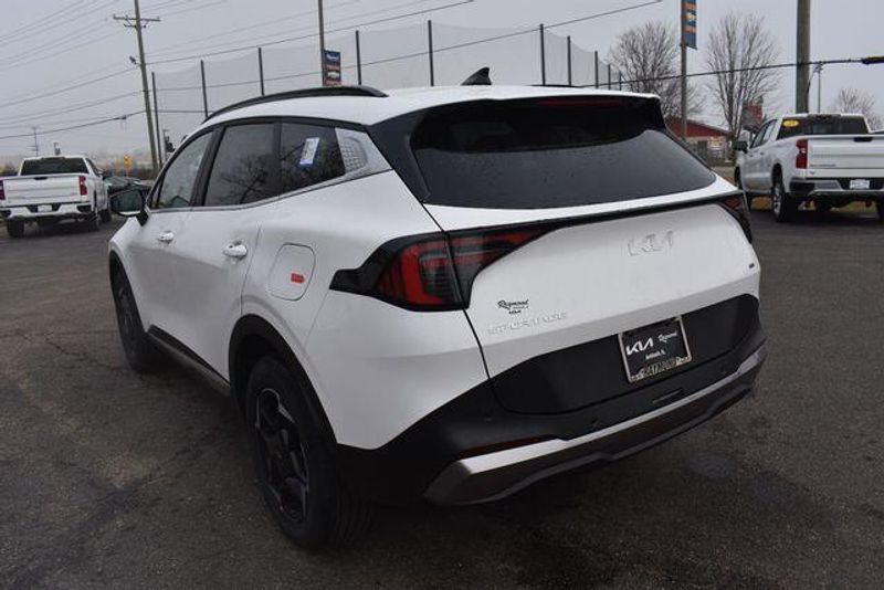 New 2026 Kia Sportage EXImage 6