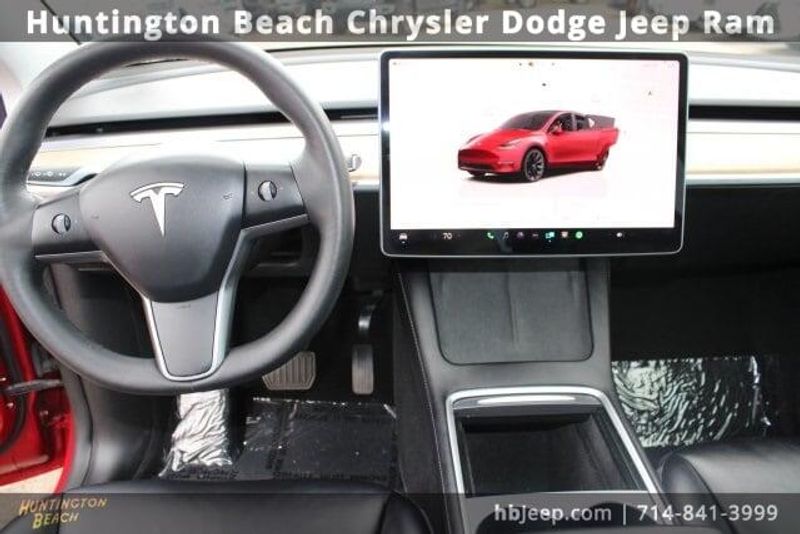 2022 Tesla Model Y Long RangeImage 10