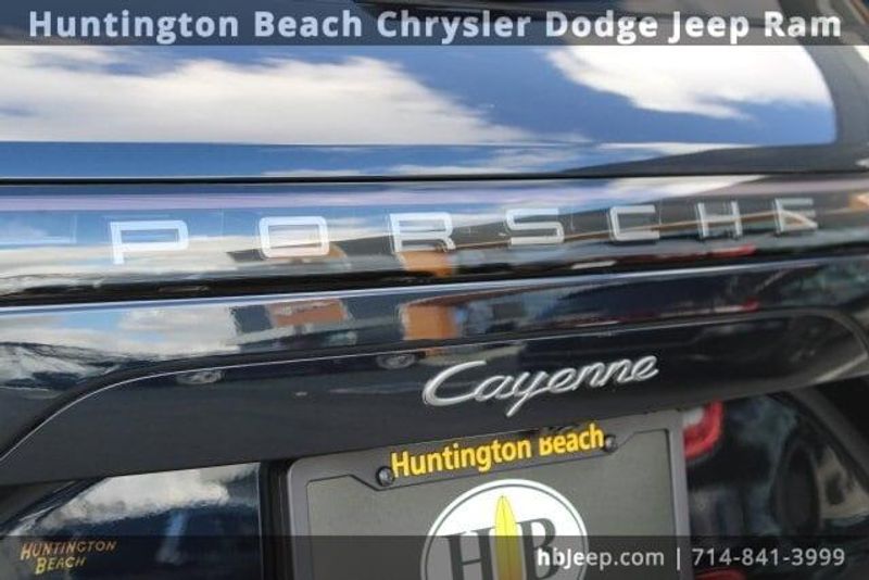 2022 Porsche Cayenne Platinum EditionImage 9