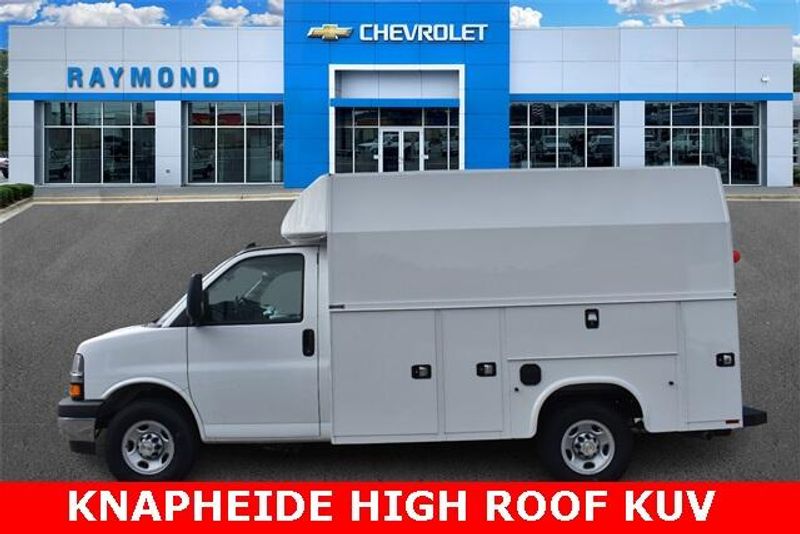 New 2025 Chevrolet Express 3500 Work VanImage 6