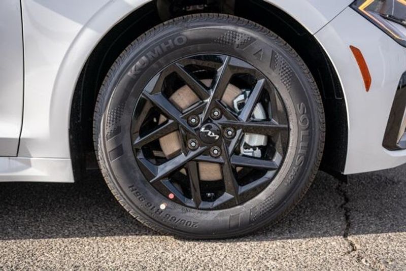 New 2026 Kia K5 LXSImage 9