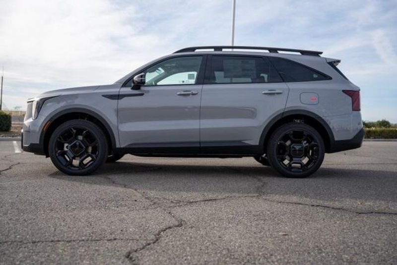 New 2026 Kia Sorento X-Line EXImage 4