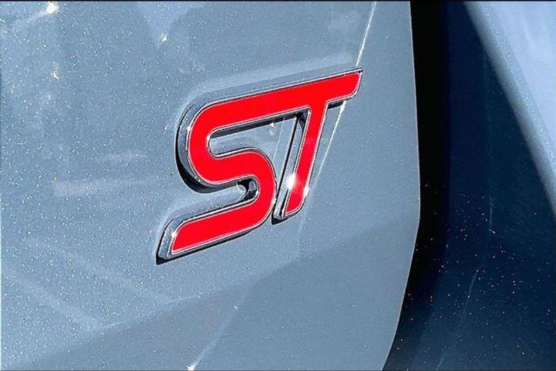 Used 2025 Ford Explorer STImage 7