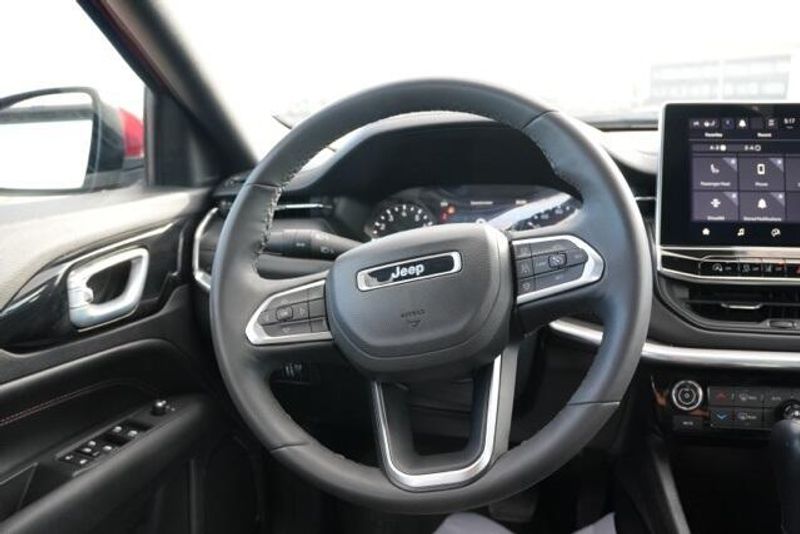 Used 2023 Jeep Compass LimitedImage 17