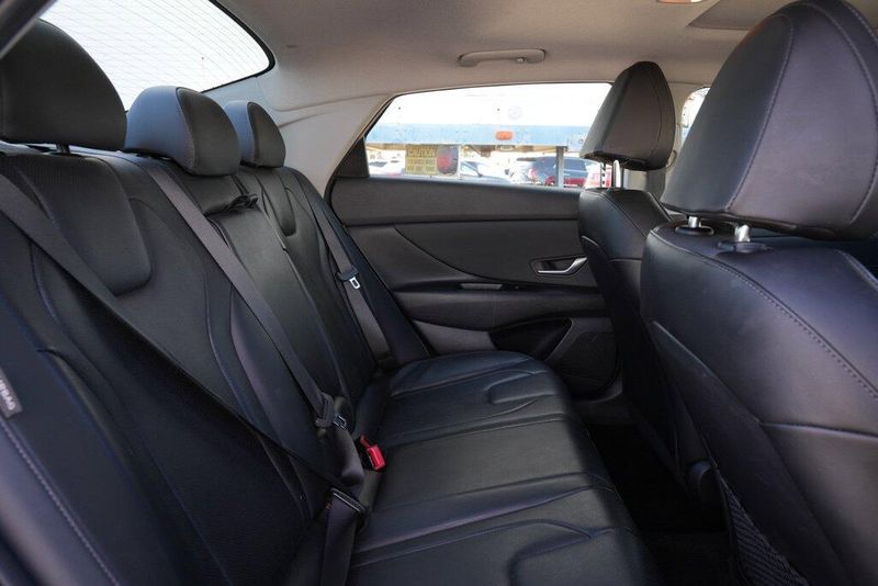 Used 2024 Hyundai Elantra LimitedImage 16
