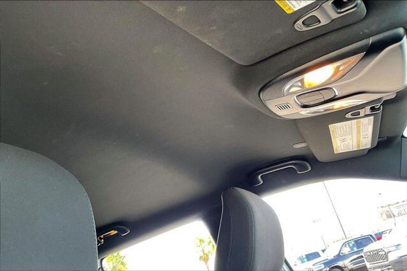 Used 2025 Jeep Compass SportImage 29