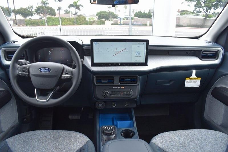 New 2025 Ford Maverick XLTImage 9