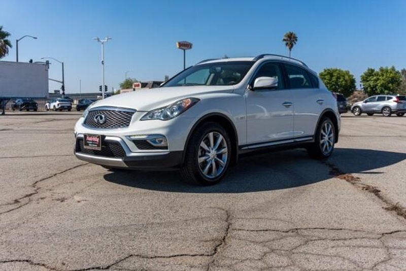 Used 2017 INFINITI QX50 BaseImage 3
