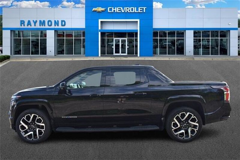 New 2024 Chevrolet Silverado EV RSTImage 6