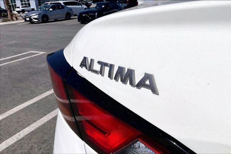 Used 2025 Nissan Altima 2.5 SVImage 7