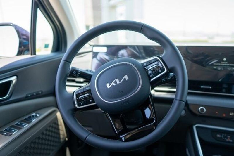 New 2026 Kia Carnival Hybrid EXImage 14