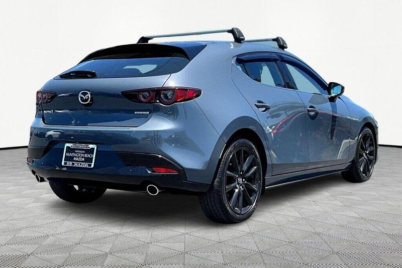 Used 2020 Mazda Mazda3 PremiumImage 2