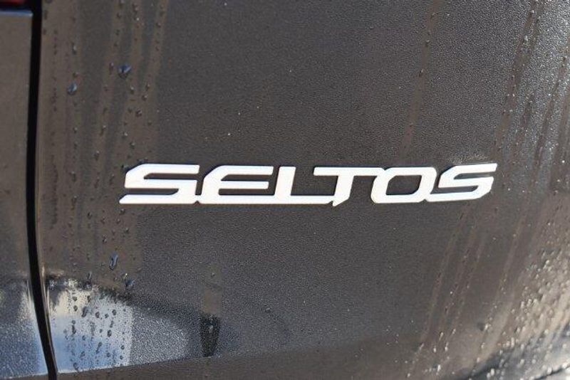 Used 2025 Kia Seltos LXImage 13