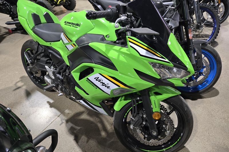 2025 KAWASAKI NINJA 650 ABS 