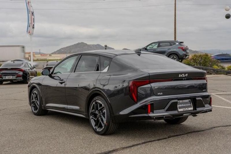 New 2025 Kia K4 GT-LineImage 5