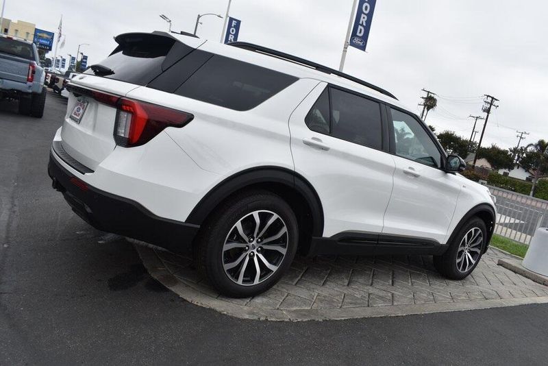 New 2025 Ford Explorer ST-LineImage 2