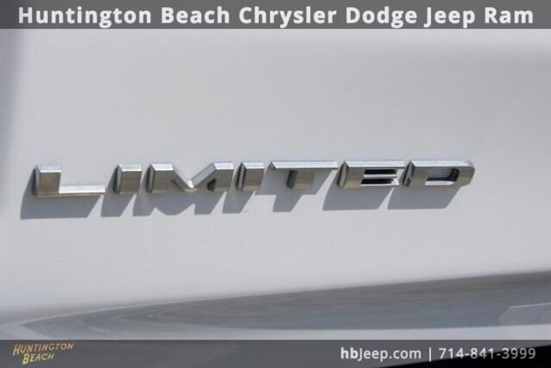 2022 RAM 1500 LimitedImage 9