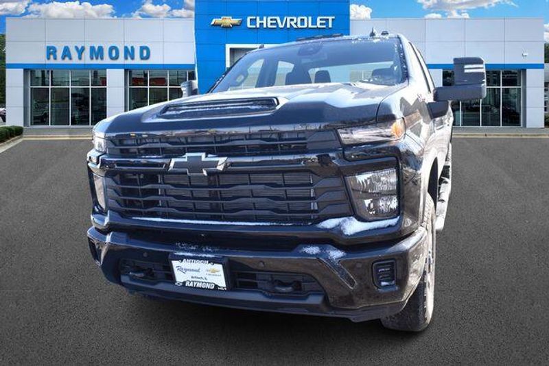 New 2026 Chevrolet Silverado 2500HD CustomImage 8