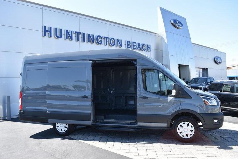 2023 Ford E-Transit-350 BaseImage 6