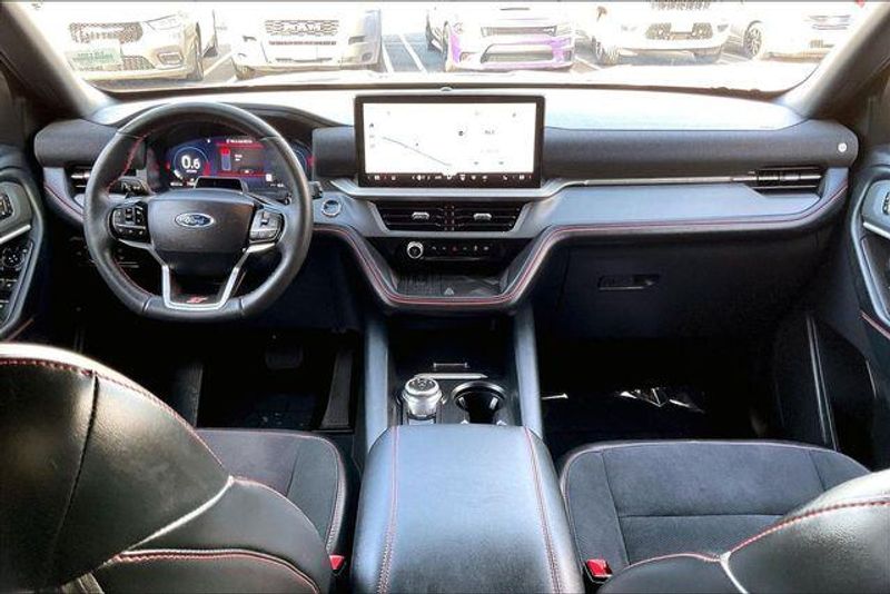 Used 2025 Ford Explorer STImage 15