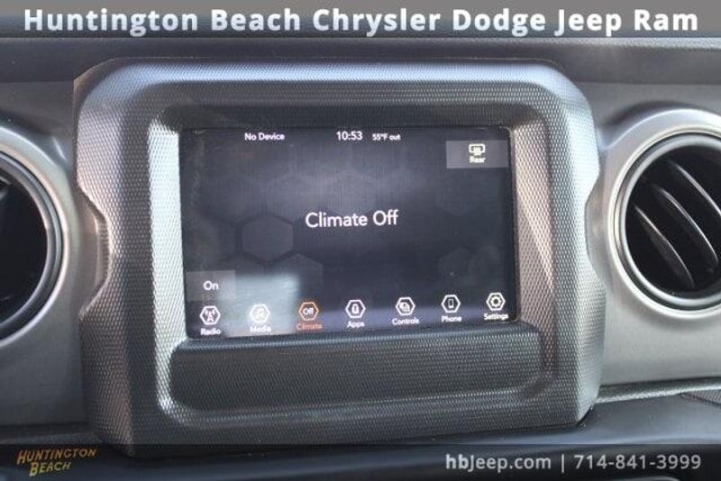 2022 Jeep Wrangler Unlimited WillysImage 28
