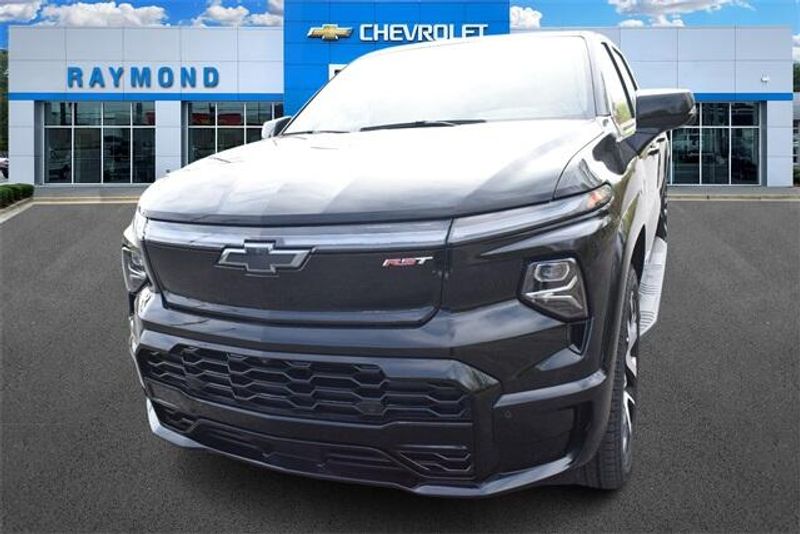 2024 Chevrolet Silverado EV RSTImage 7