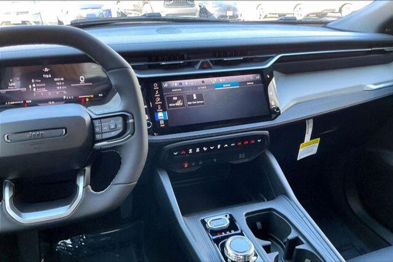 New 2026 Jeep Cherokee Limited 4x4Image 5
