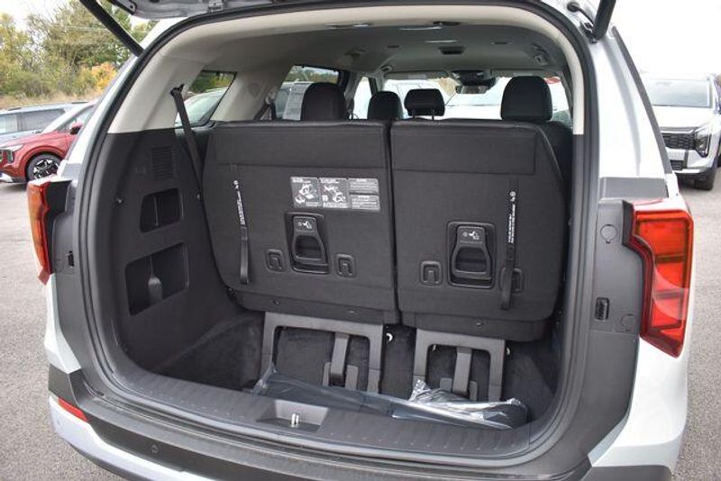 New 2026 Kia Carnival Hybrid EXImage 19