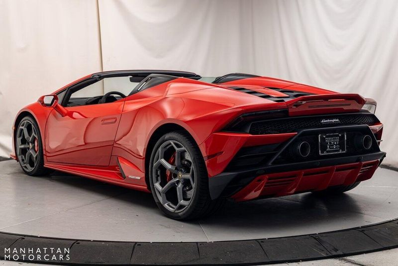 2023 Lamborghini Huracan EVO BaseImage 3